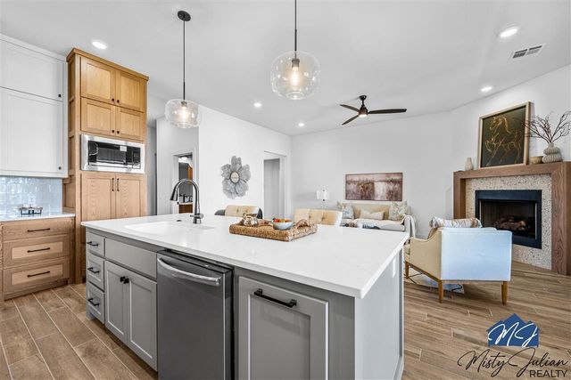 5867 Tadpole Dr, Elgin, OK 73538