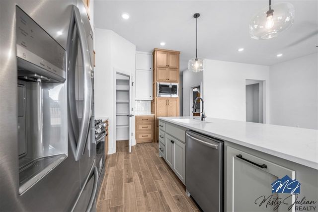 5867 Tadpole Dr, Elgin, OK 73538