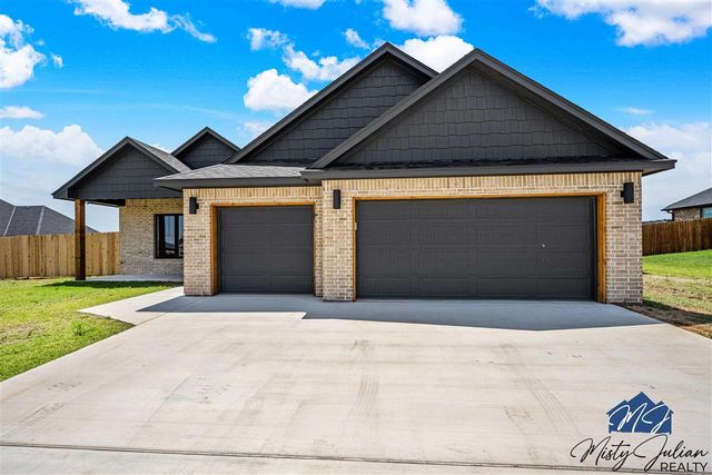 5867 Tadpole Dr, Elgin, OK 73538