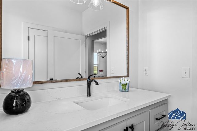 5867 Tadpole Dr, Elgin, OK 73538