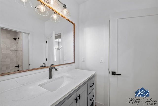 5867 Tadpole Dr, Elgin, OK 73538