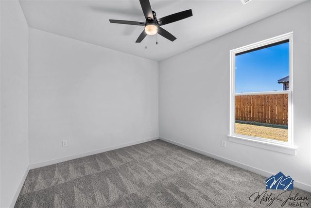 5867 Tadpole Dr, Elgin, OK 73538