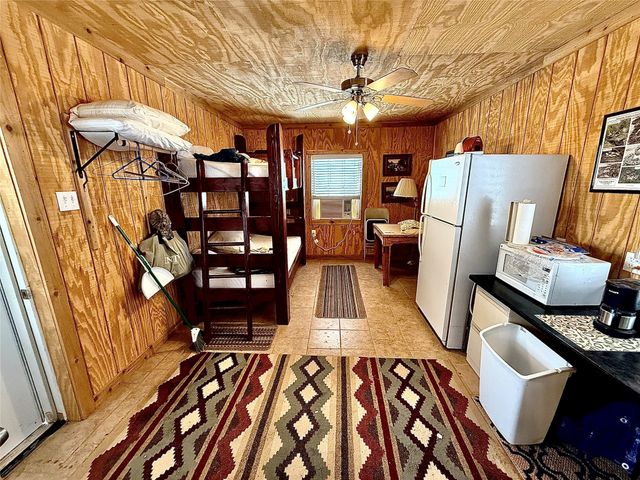 631 CR 352, Merkel, TX 79536