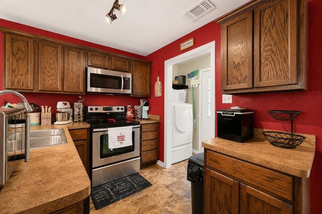 1111 Ridgewood Road, Denison, TX 75020