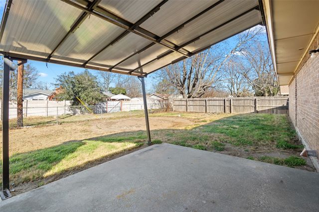 1206 Anetta Street, Bowie, TX 76230