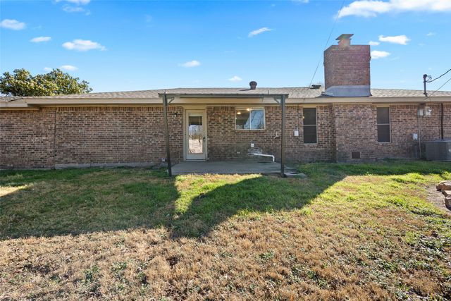 1206 Anetta Street, Bowie, TX 76230