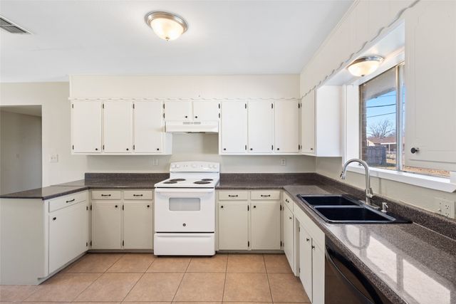 1206 Anetta Street, Bowie, TX 76230