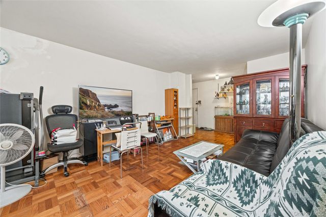 3131 Grand Concourse 2J, Bronx, NY 10468