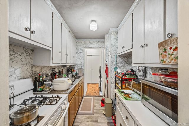 3131 Grand Concourse 2J, Bronx, NY 10468