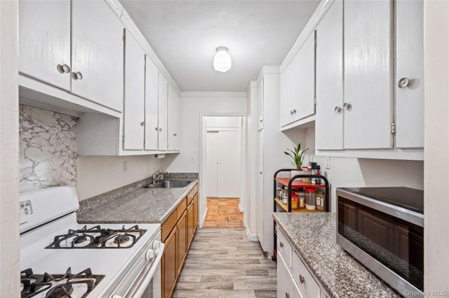 3131 Grand Concourse 2J, Bronx, NY 10468