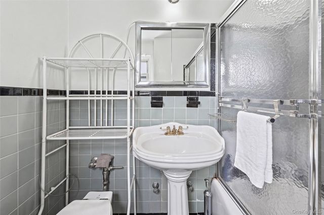3131 Grand Concourse 2J, Bronx, NY 10468