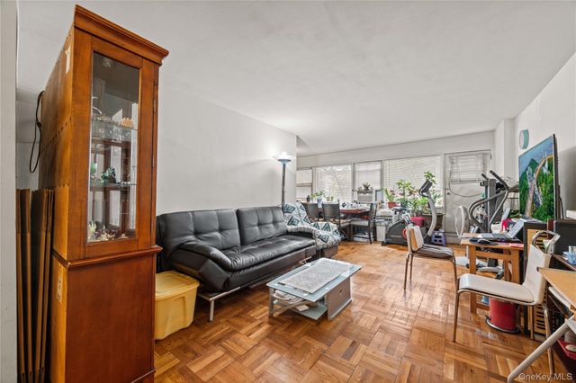 3131 Grand Concourse 2J, Bronx, NY 10468