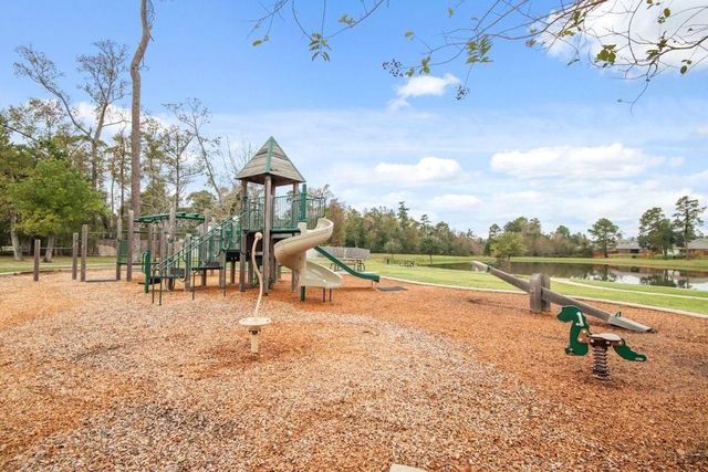 130 Alset Drive, Magnolia, TX 77354