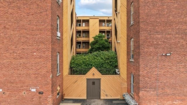 6 Chatham Pl 8, Worcester, MA 01609