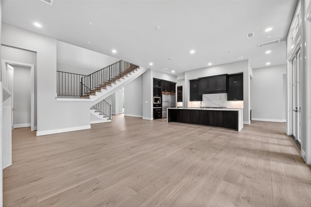 26 Valley Forge Drive, Houston, TX 77024