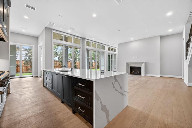 26 Valley Forge Drive, Houston, TX 77024