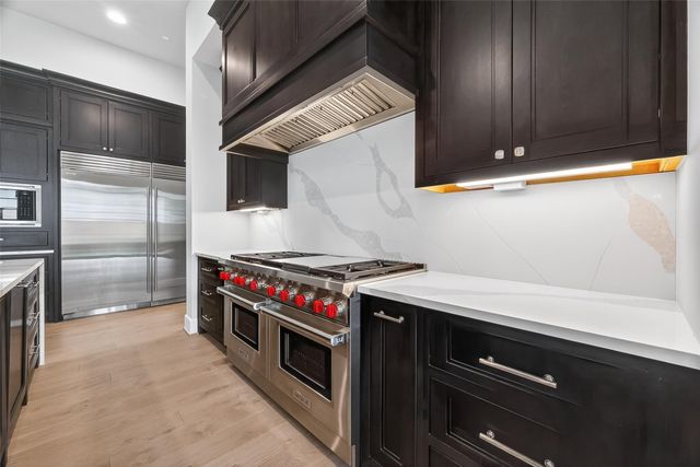 26 Valley Forge Drive, Houston, TX 77024