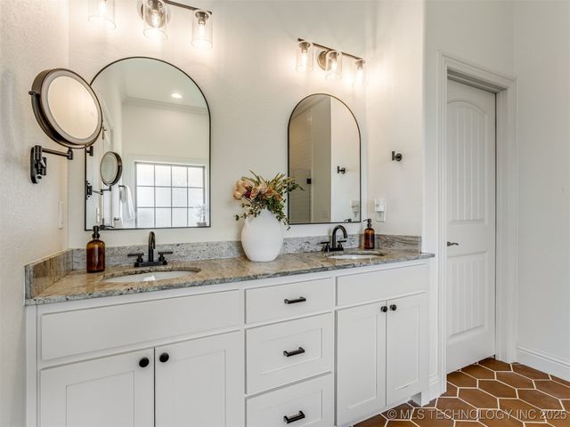 5603 Aspen Avenue, Bartlesville, OK 74006