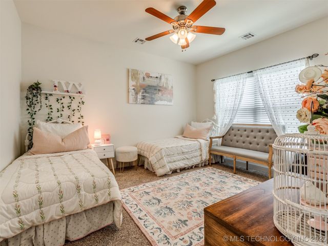 5603 Aspen Avenue, Bartlesville, OK 74006