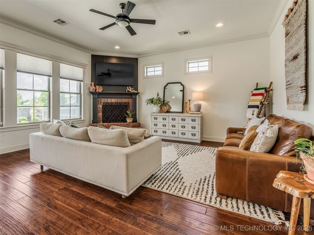 5603 Aspen Avenue, Bartlesville, OK 74006