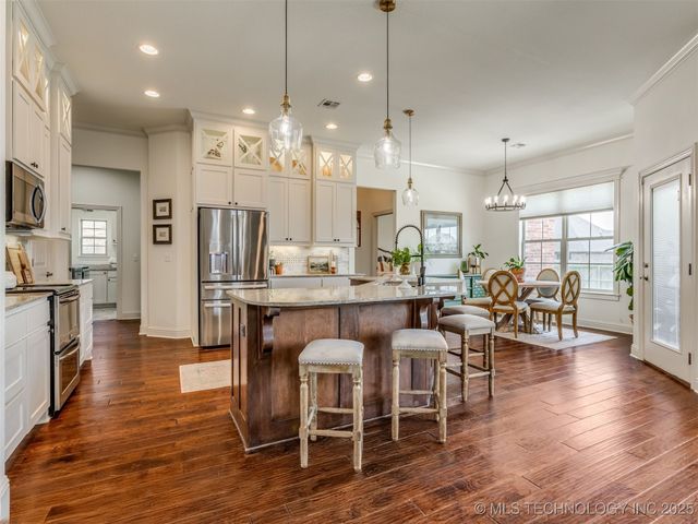 5603 Aspen Avenue, Bartlesville, OK 74006