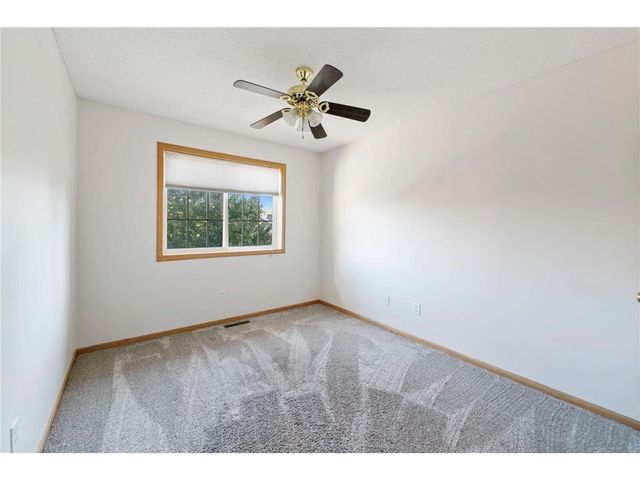 2556 Yellowstone Drive 62, Hastings, MN 55033