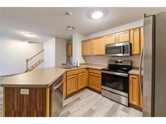 2556 Yellowstone Drive 62, Hastings, MN 55033