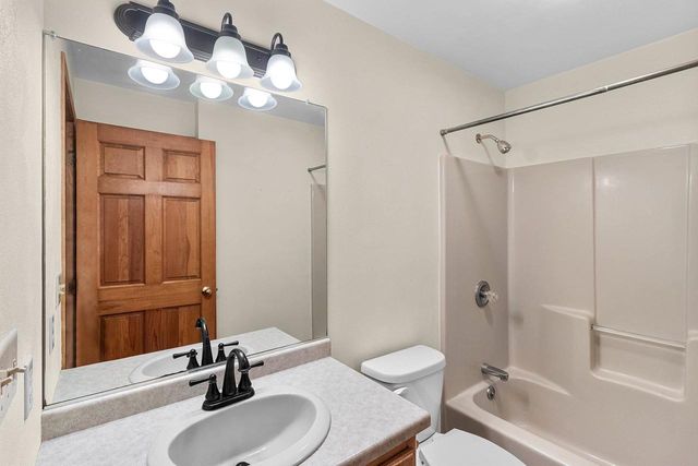7364 JENSEN ROAD, Oshkosh, WI 54904