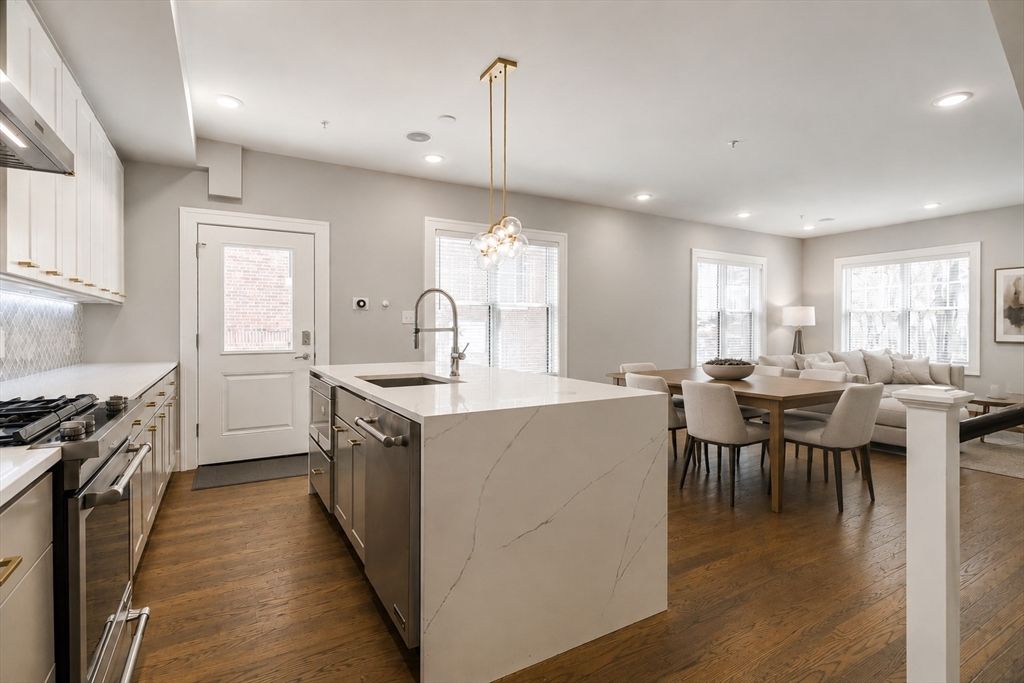 55 Hutchings St 2, Boston, MA 02121