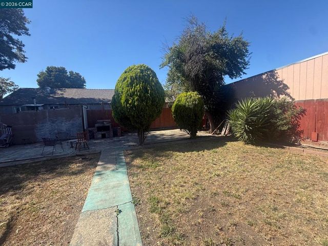 2027 96th ave, Oakland, CA 94603