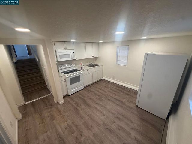 2027 96th ave, Oakland, CA 94603