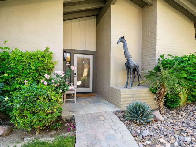 86 Old Ranch Road, Palm Desert, CA 92211