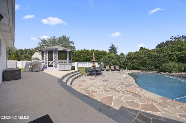 21 Musket Lane, Eatontown, NJ 07724