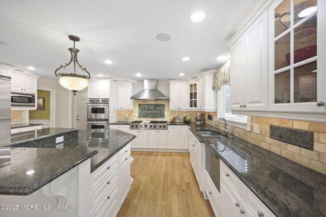 21 Musket Lane, Eatontown, NJ 07724