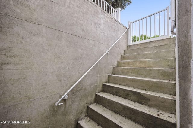 21 Musket Lane, Eatontown, NJ 07724