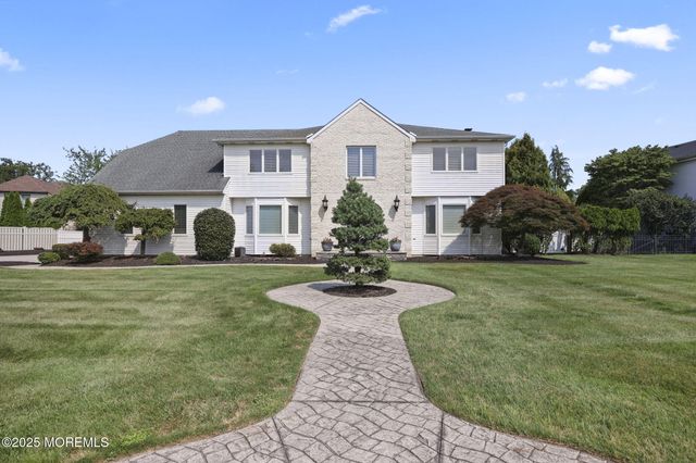 21 Musket Lane, Eatontown, NJ 07724