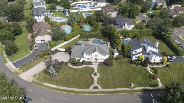 21 Musket Lane, Eatontown, NJ 07724