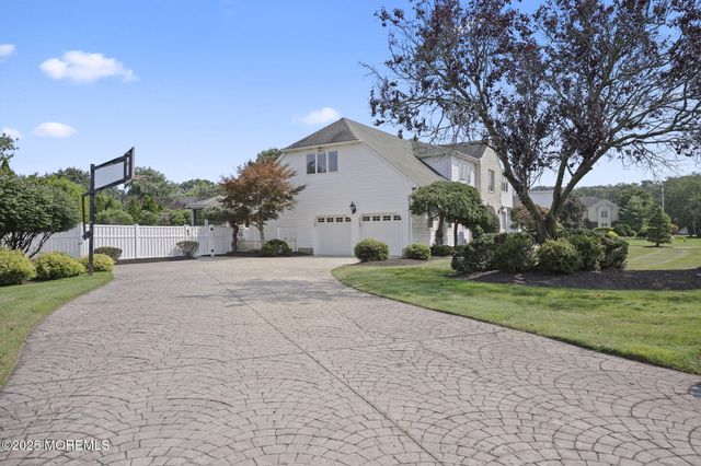 21 Musket Lane, Eatontown, NJ 07724