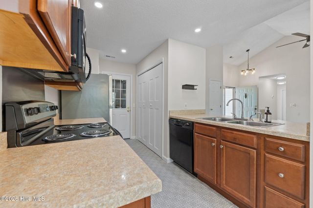 110 Kensington Way, Aberdeen, NC 28315