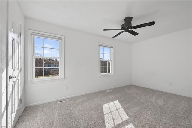 1244 Mill Lake QTR, Chesapeake, VA 23320