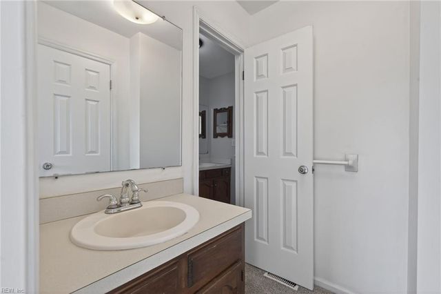 1244 Mill Lake QTR, Chesapeake, VA 23320