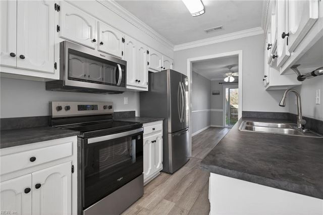 1244 Mill Lake QTR, Chesapeake, VA 23320