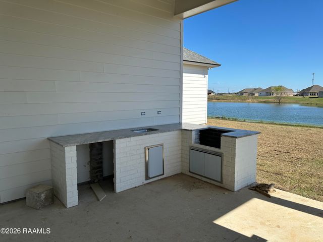 208 Big Lake Run, Youngsville, LA 70592