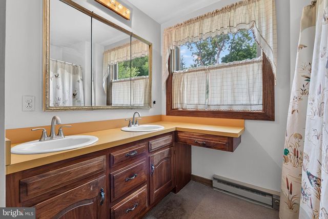 2009 MILLCREEK RD, Lancaster, PA 17602
