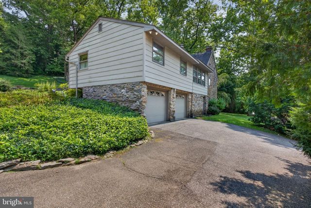 2009 MILLCREEK RD, Lancaster, PA 17602