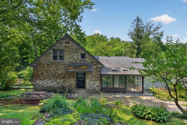 2009 MILLCREEK RD, Lancaster, PA 17602