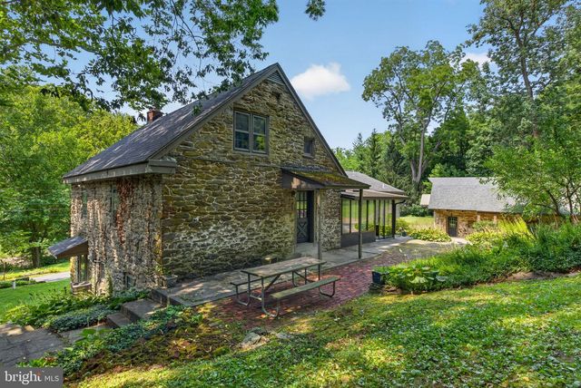 2009 MILLCREEK RD, Lancaster, PA 17602