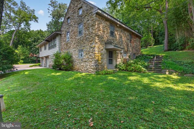 2009 MILLCREEK RD, Lancaster, PA 17602