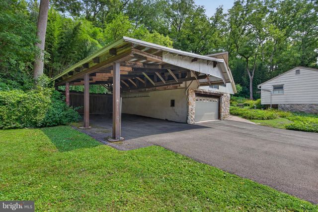 2009 MILLCREEK RD, Lancaster, PA 17602