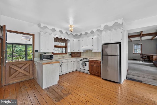 2009 MILLCREEK RD, Lancaster, PA 17602